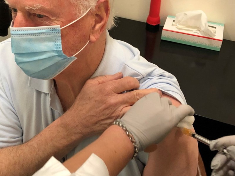 [Brief] Congressman Thompson gets COVID-19 vaccine
